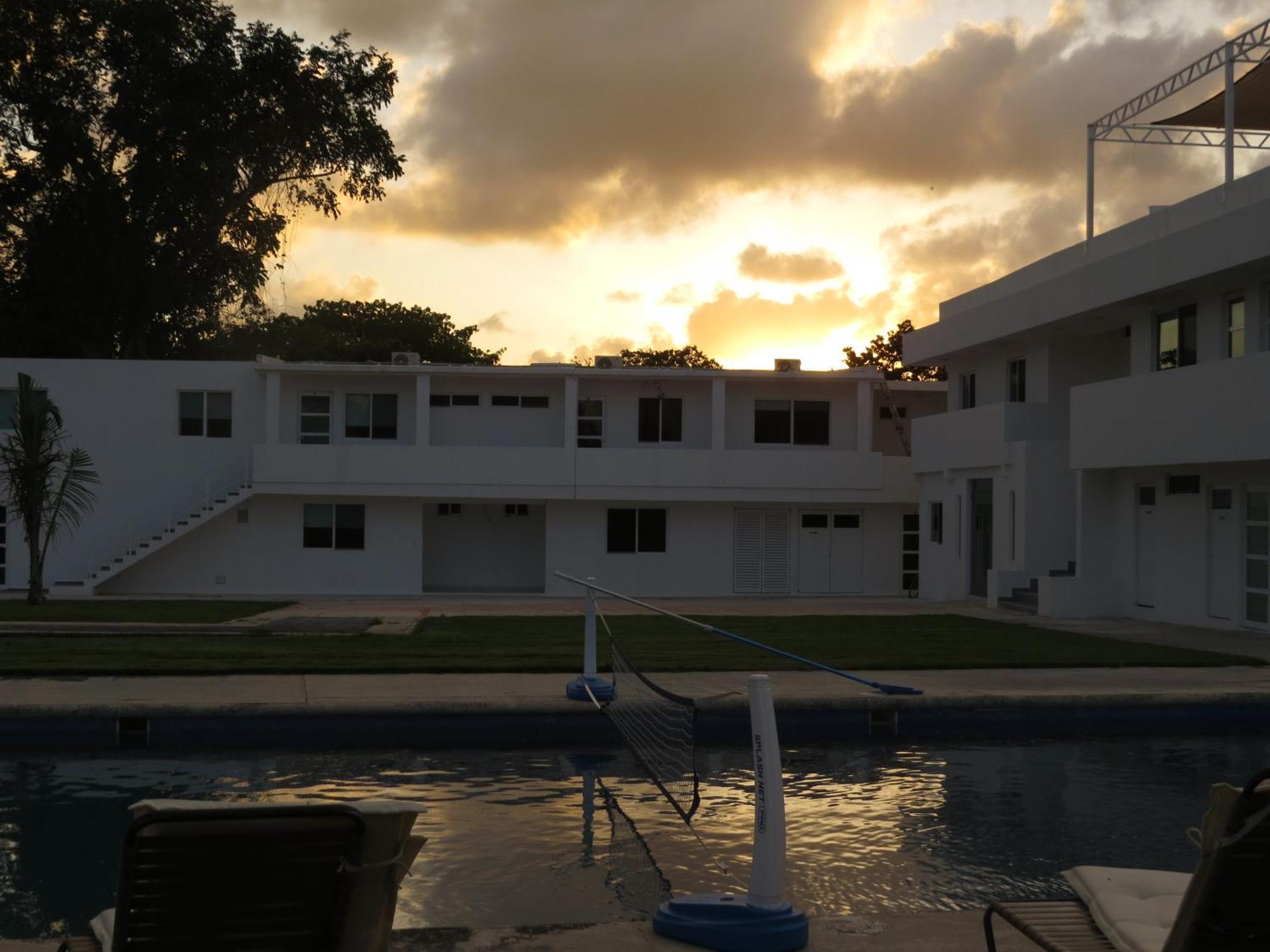 Guest House Stone Wall Residences Cancun Exterior photo
